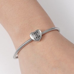 Love is Love Abalorio con forma de bandera arcoíris en forma de corazón Plata de ley para el Día de San Valentín